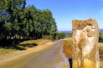 monolito del camino de santiago