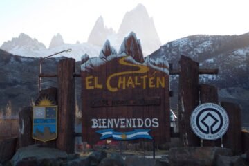 letrero con el nombre de la ciudad, el chaltén