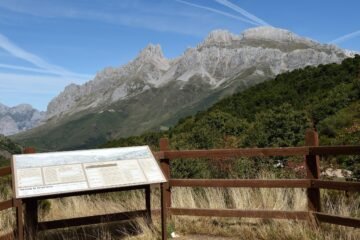 vista de los picos de europa, desde un mirador