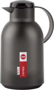 Bebida caliente en un termo